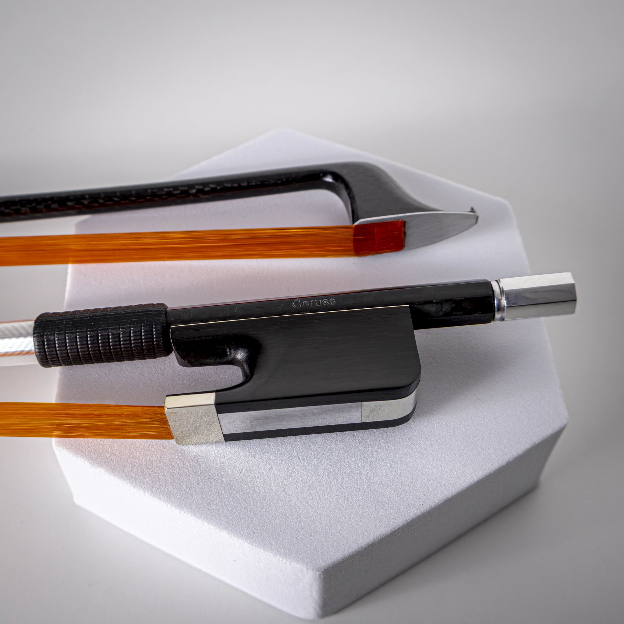 Archet Coruss en carbone pour violoncelle
