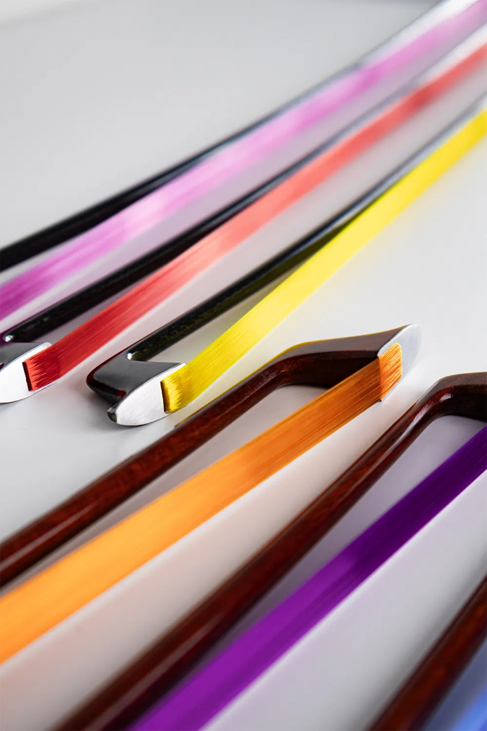 Archets Coruss avec crins de différentes couleurs